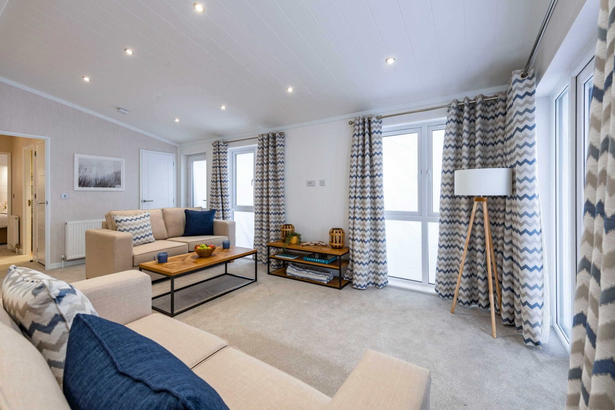 Omar Alderney Lounge2 